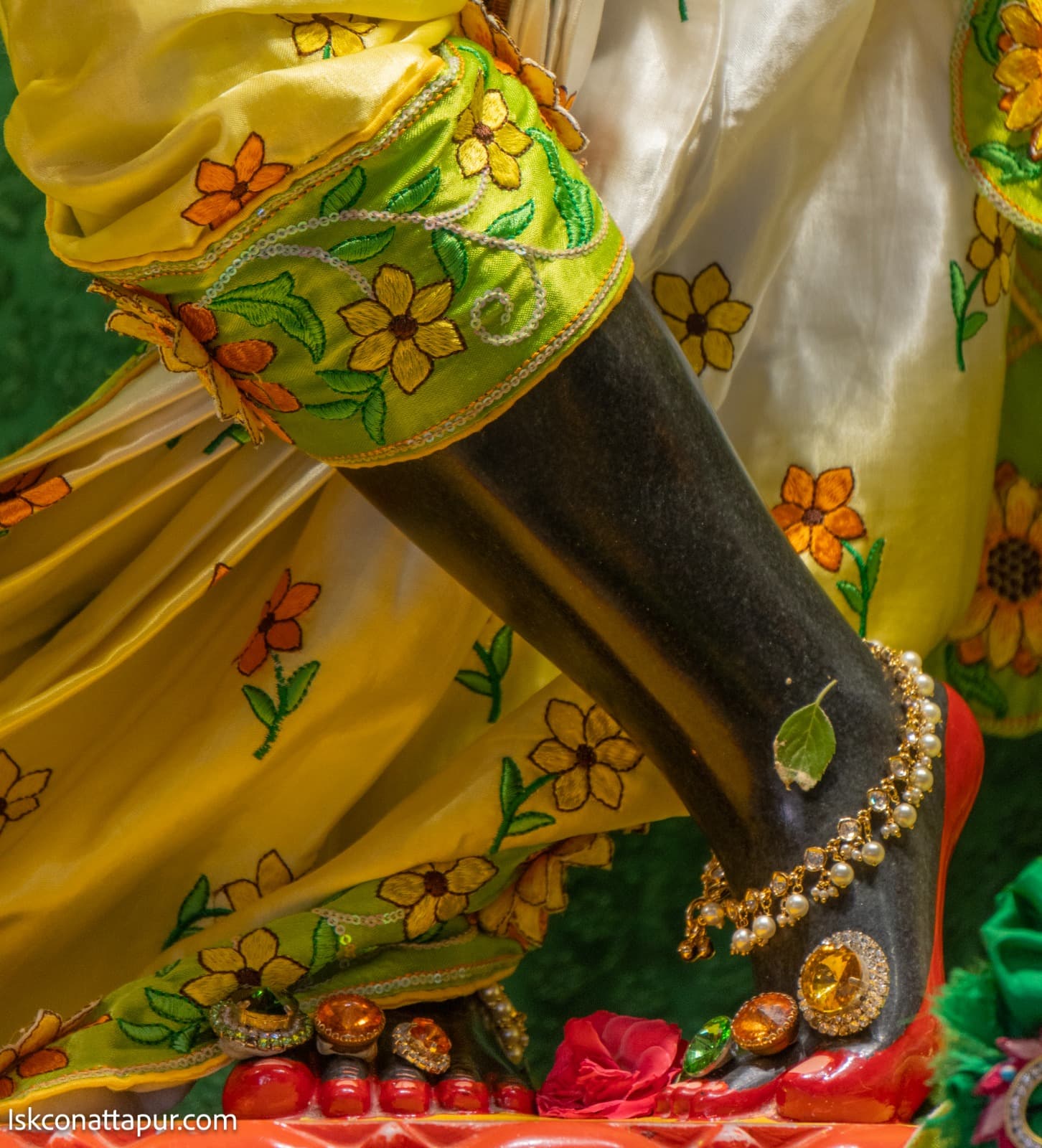 Sringar Darshan photo 4 of 6 — 16 April 2026